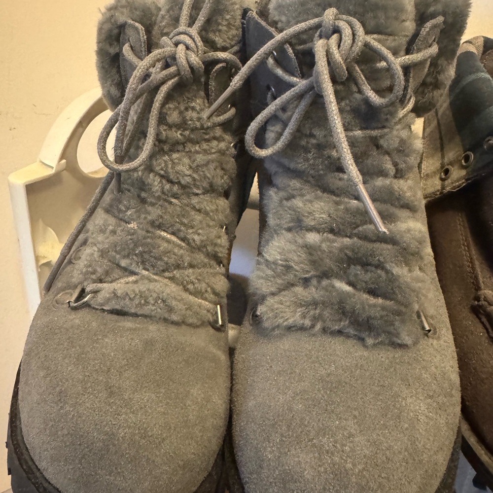 Artica Aisha Gray Women's snow Boots (like new) with cleats
